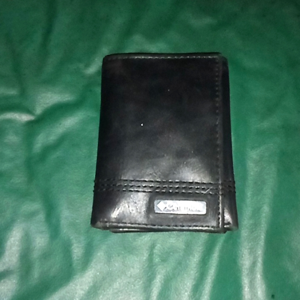 Brand New Columbia leather wallet.Retail $45.